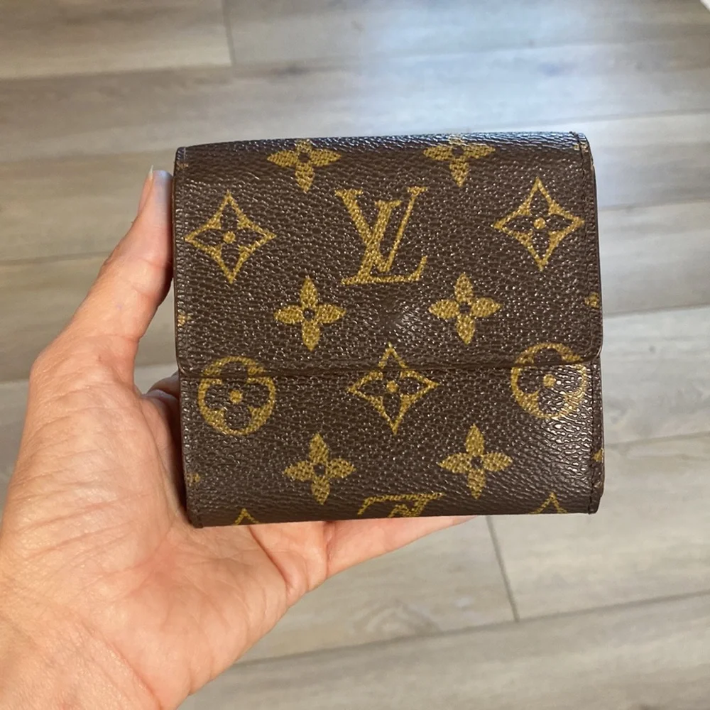 *sold* LOUIS VUITTON
LV Monogram Coated Canvas Elise Wallet - Picture 2 of 12